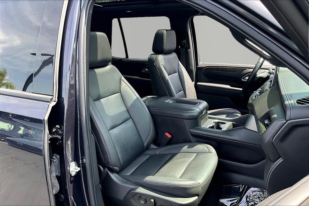 Used 2022 Chevrolet Tahoe Z71 w/ Luxury Package AWD/4WD image 29
