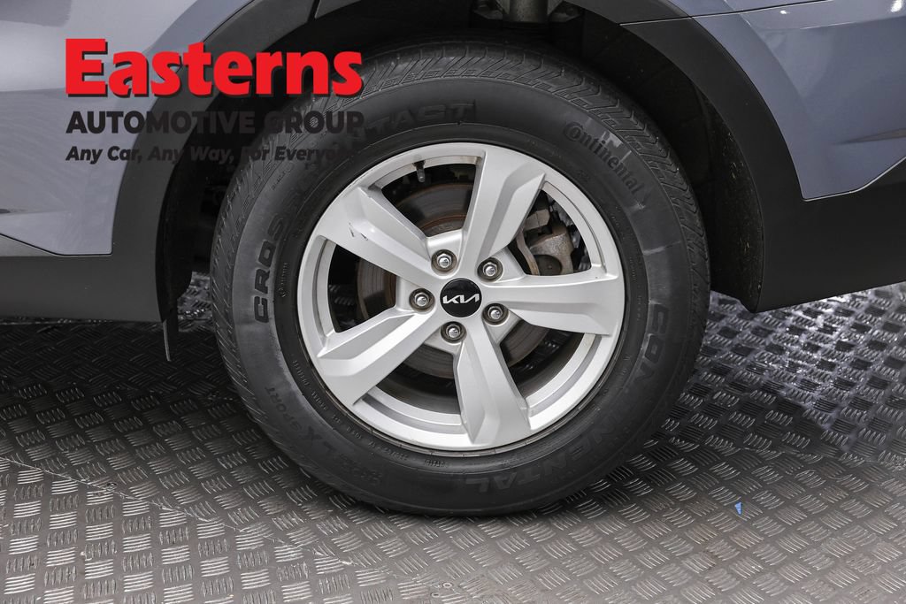 Used 2022 Kia Sorento LX FWD image 9