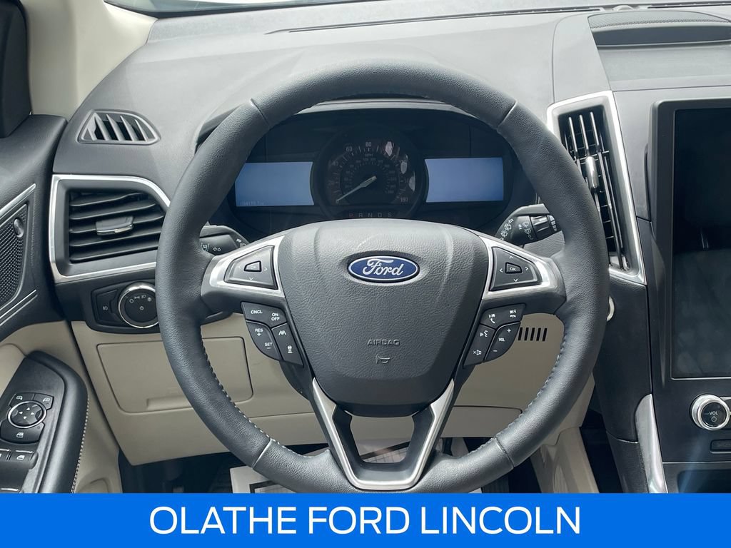 Certified 2024 Ford Edge Titanium w/ Equipment Group 301A AWD/4WD image 18