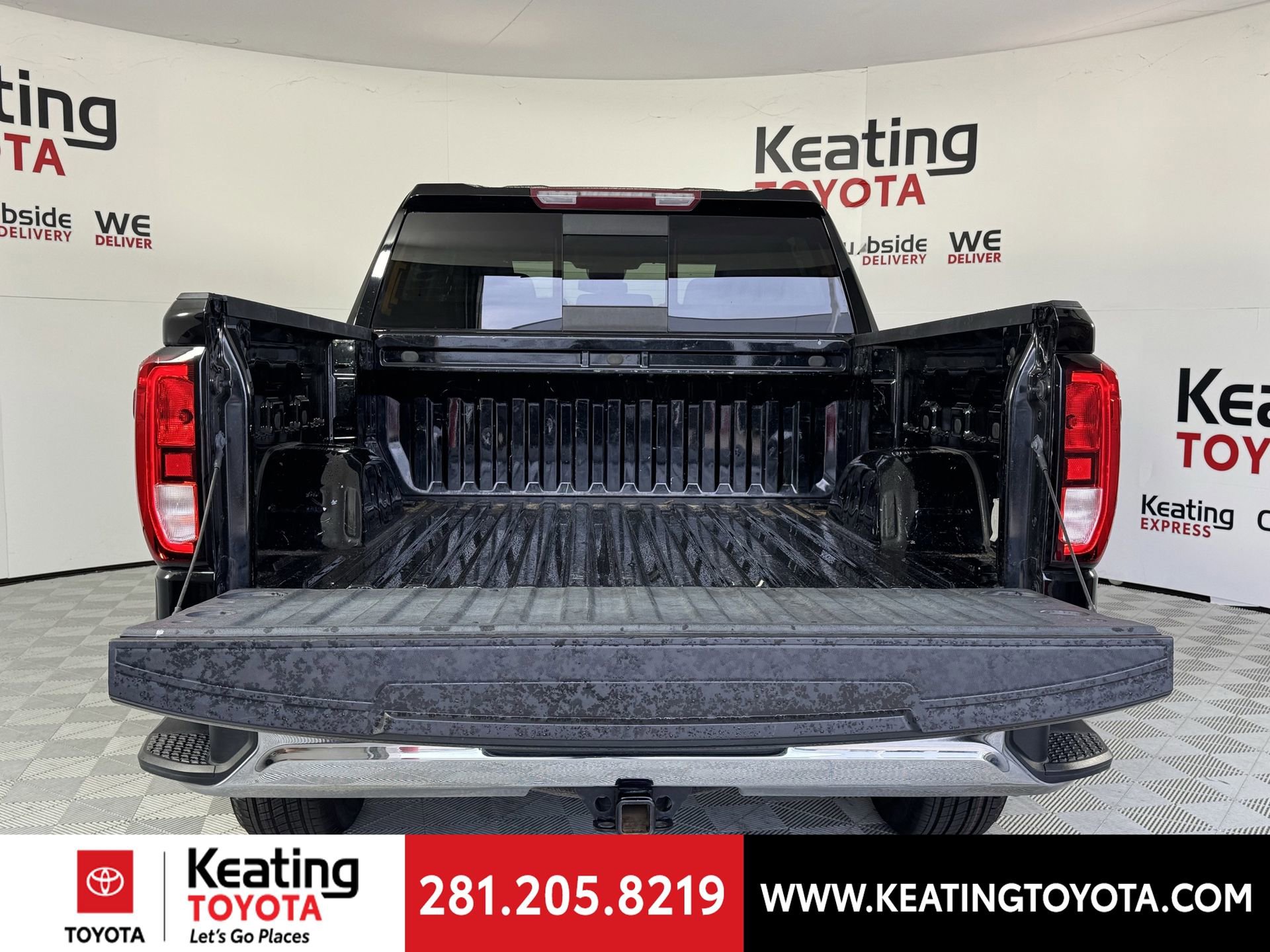 Used 2024 GMC Sierra 1500 SLE w/ Preferred Package RWD image 17