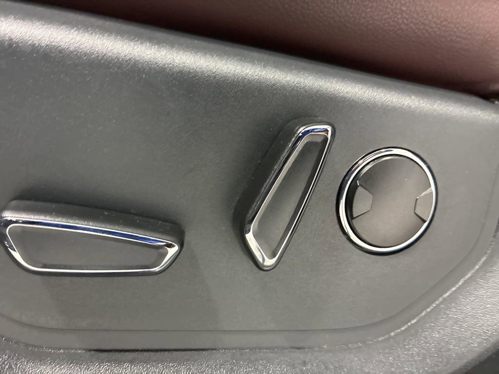 Used 2024 Ford Expedition Limited image 16