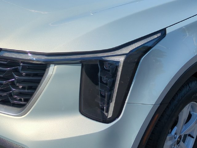 Certified 2026 Kia Sorento LX FWD image 9