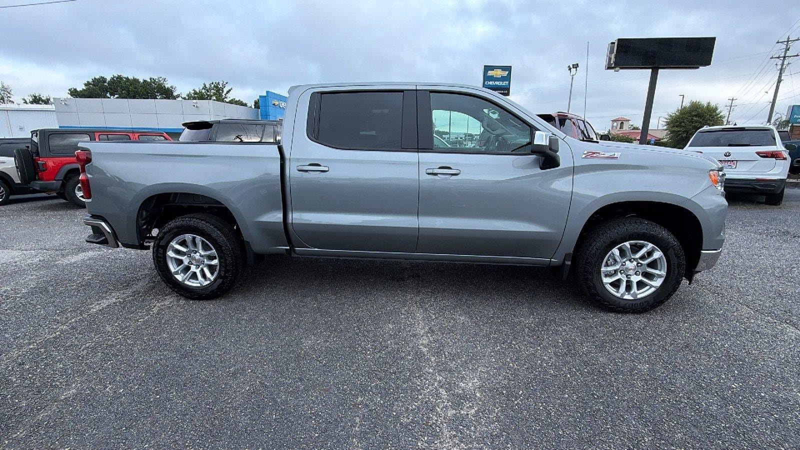 New 2026 Chevrolet Silverado 1500 LT w/ Z71 Off-Road Package AWD/4WD image 8