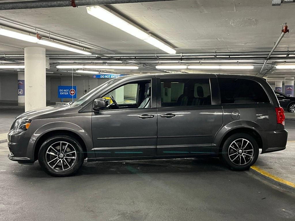 Used 2017 Dodge Grand Caravan SXT w/ Driver Convenience Group FWD image 29