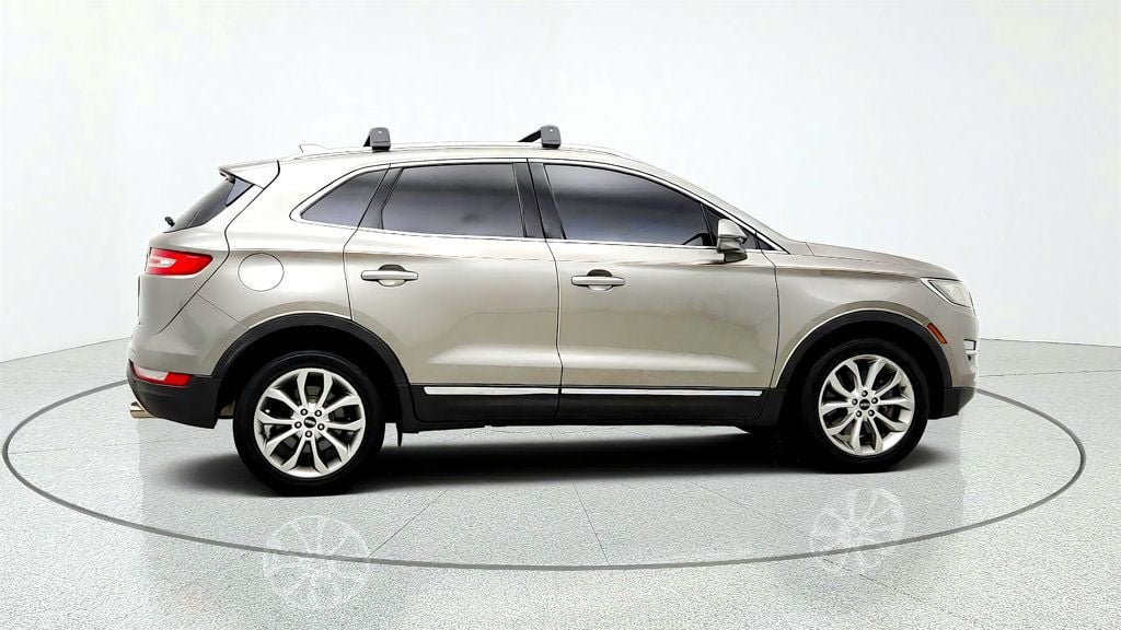 Used 2017 Lincoln MKC Select w/ Select Plus Package AWD/4WD image 4