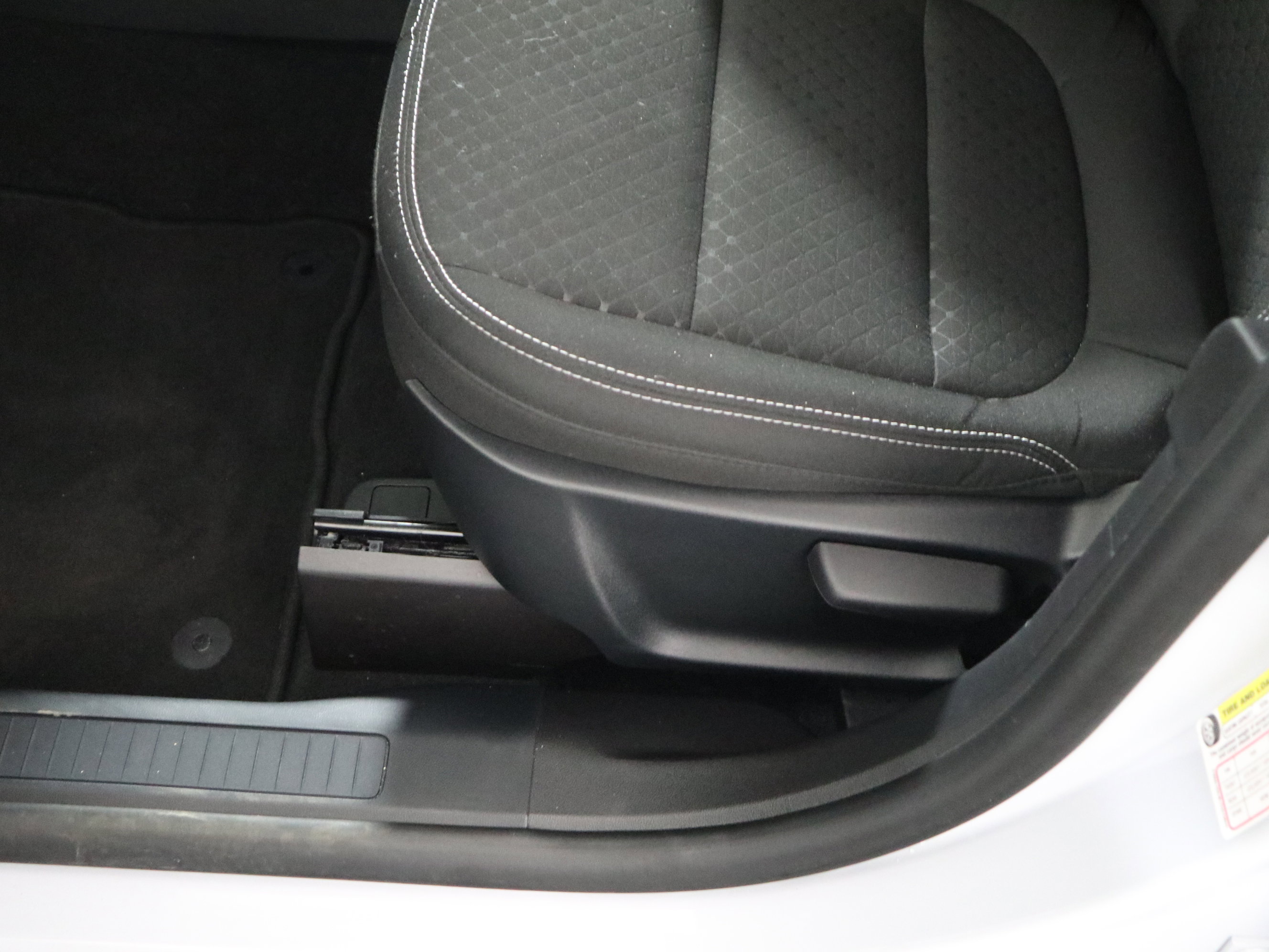 Used 2025 Ford Escape Active w/ Tech Pack #1 AWD/4WD image 21