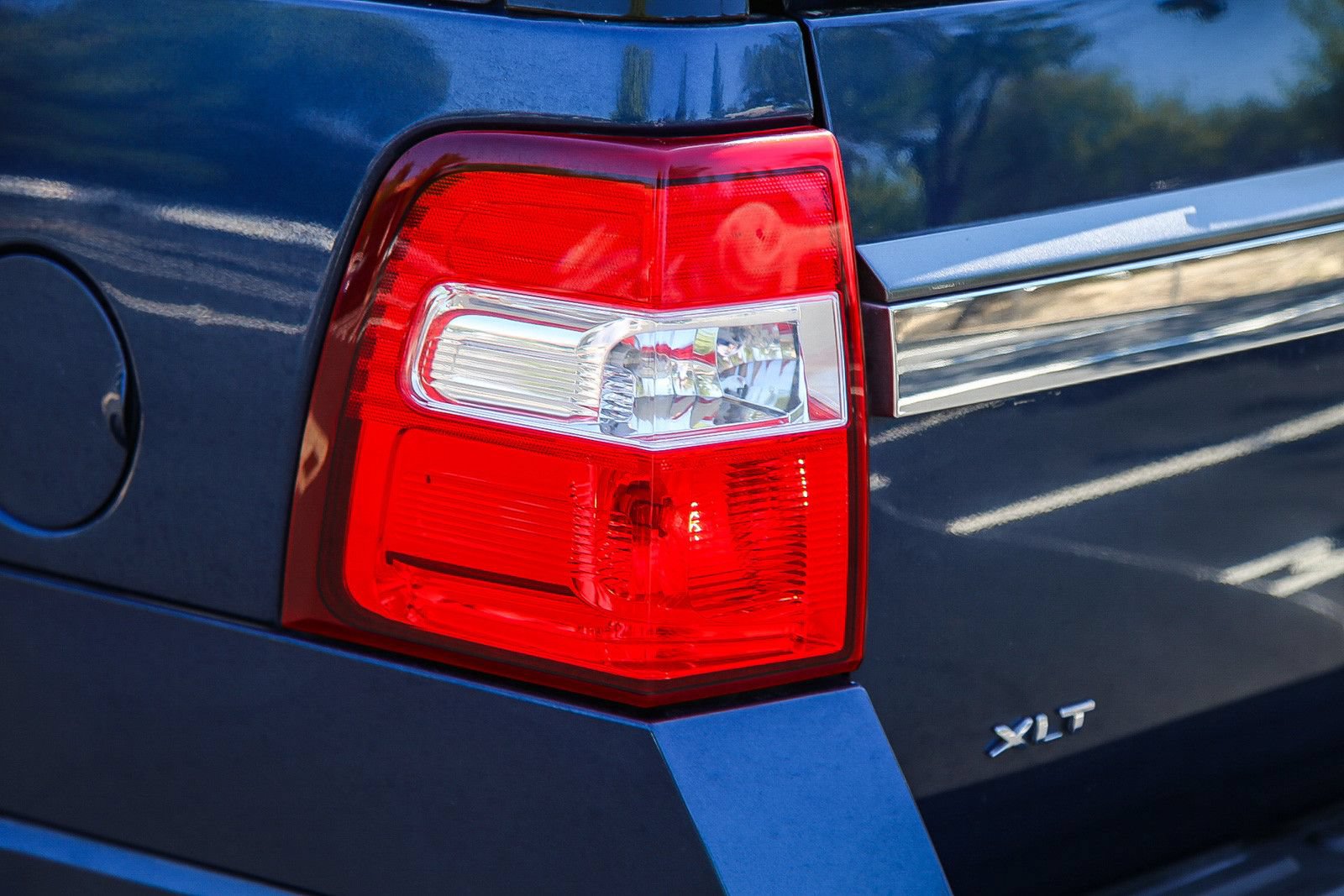 Used 2017 Ford Expedition XLT AWD/4WD image 8