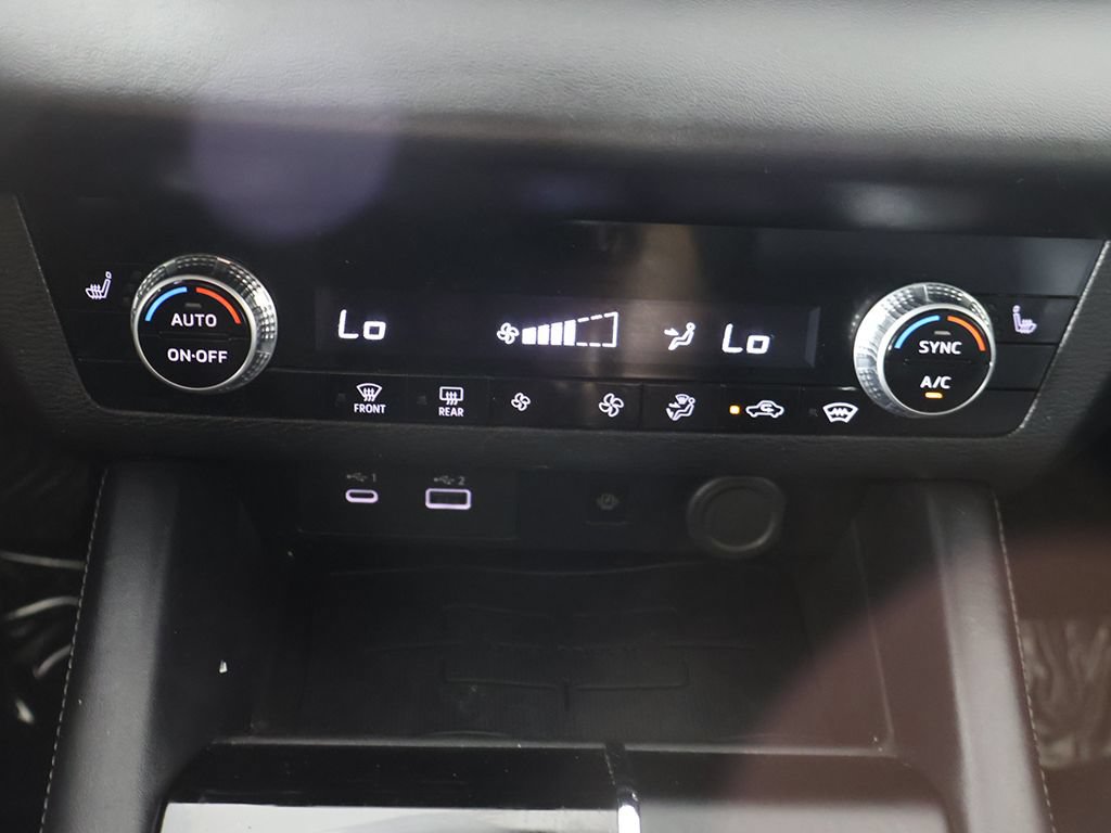 Used 2024 Mitsubishi Outlander SE AWD/4WD image 48