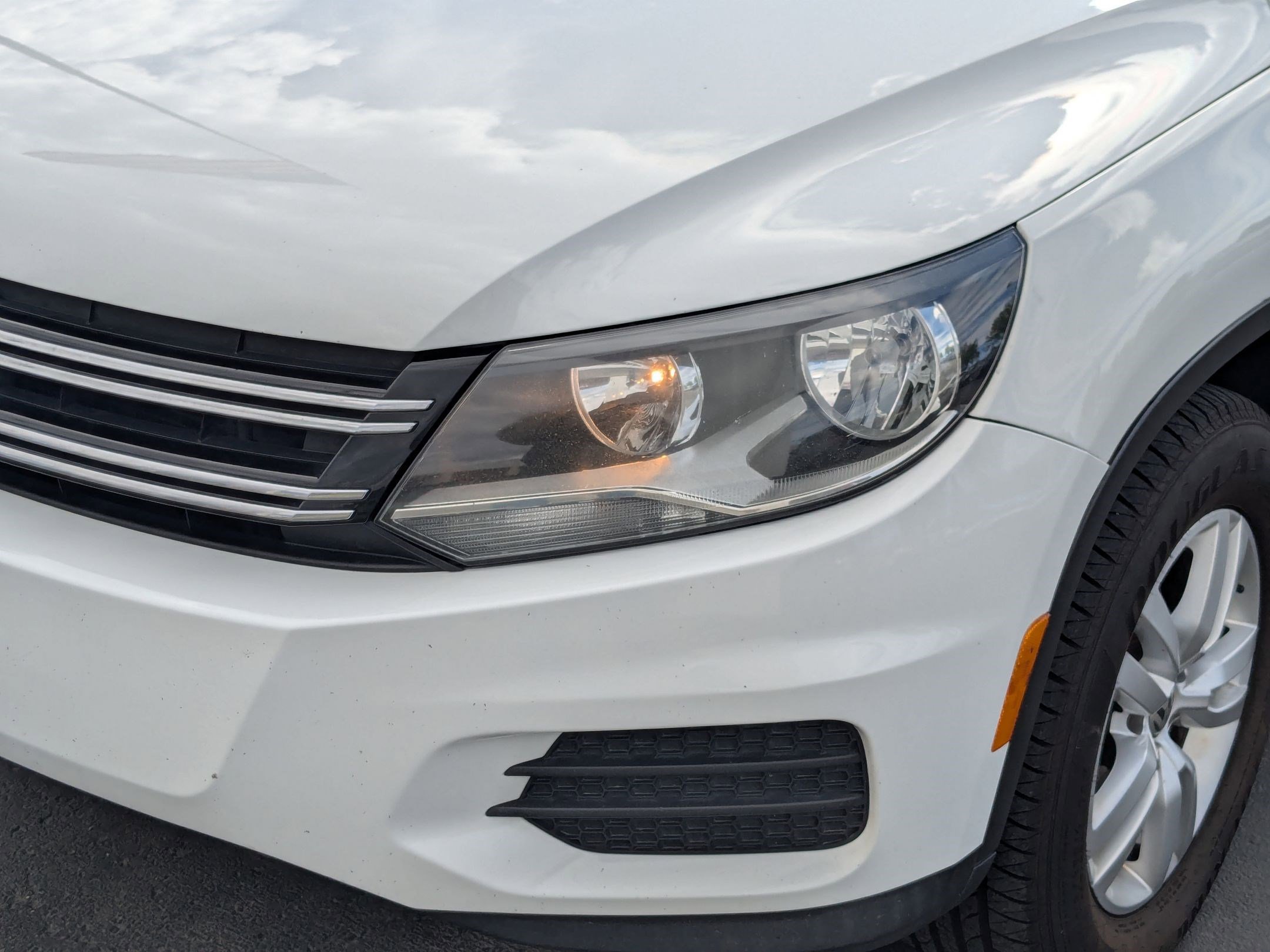 Used 2017 Volkswagen Tiguan S image 12