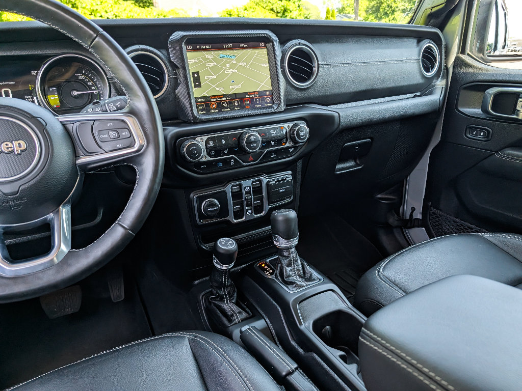 Used 2023 Jeep Wrangler Unlimited Sahara w/ Cold Weather Group AWD/4WD image 36