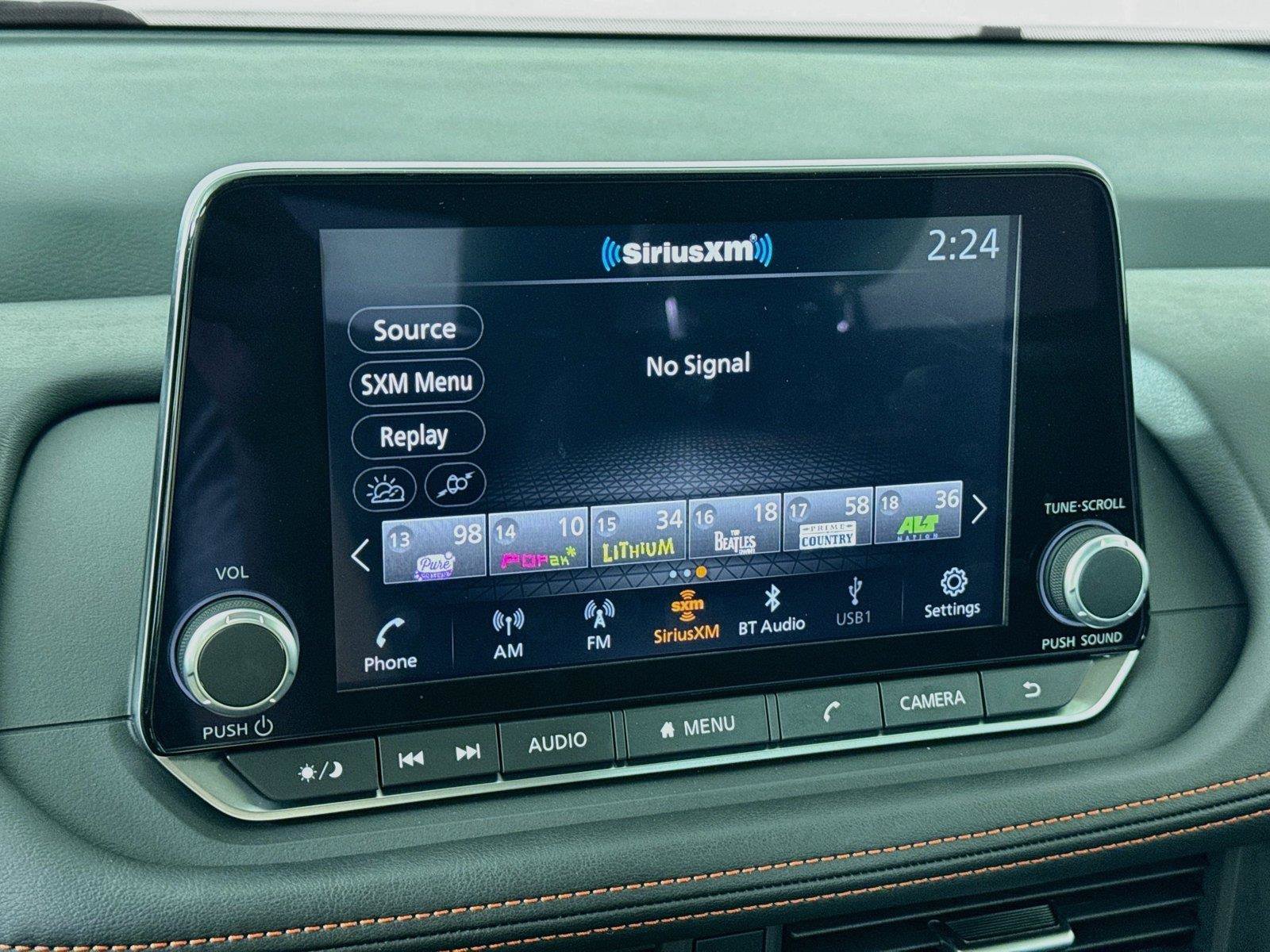 Used 2025 Nissan Rogue SV AWD/4WD image 7
