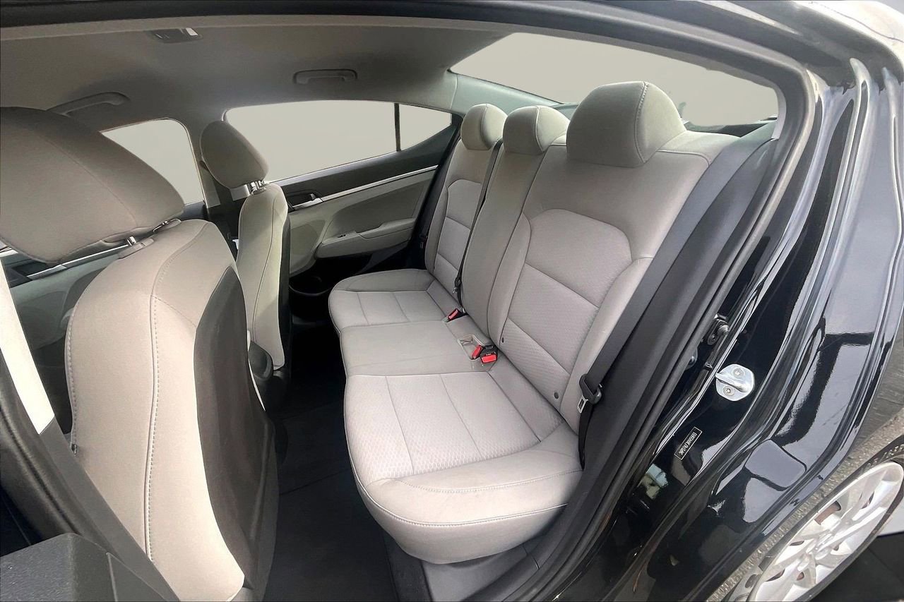 Used 2019 Hyundai Elantra SE image 21
