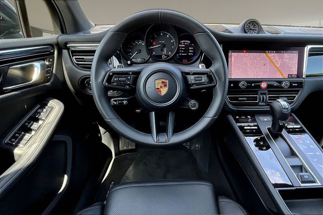 Used 2026 Porsche Macan image 8