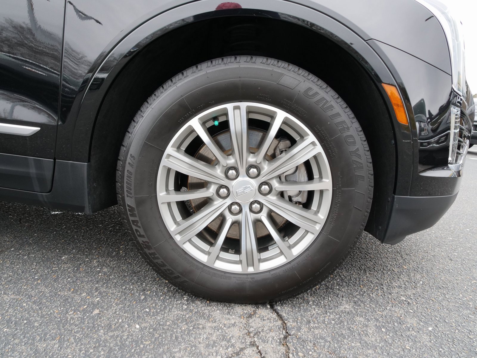 Used 2018 Cadillac XT5 Luxury w/ Driver Awareness Package image 11