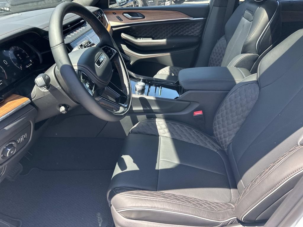 New 2026 Jeep Grand Cherokee Summit w/ Obsidian Package AWD/4WD image 17