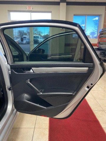 Used 2020 Volkswagen Passat 2.0T S image 18