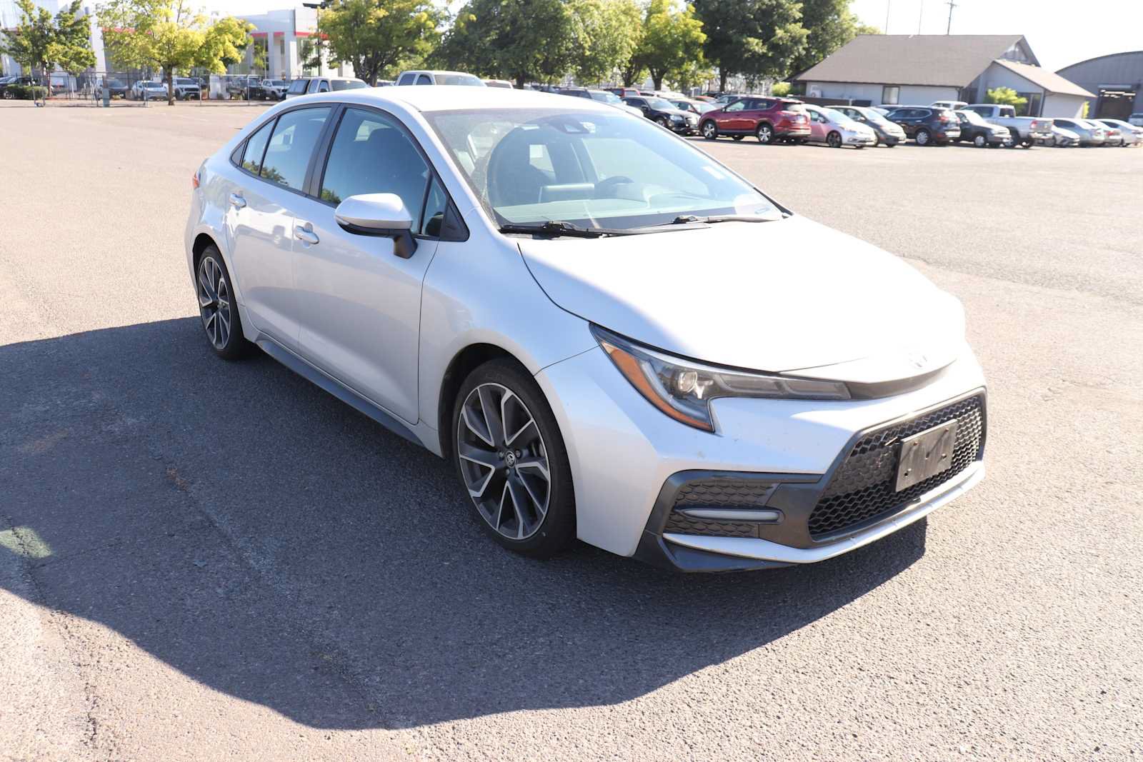 Used 2020 Toyota Corolla SE FWD image 3