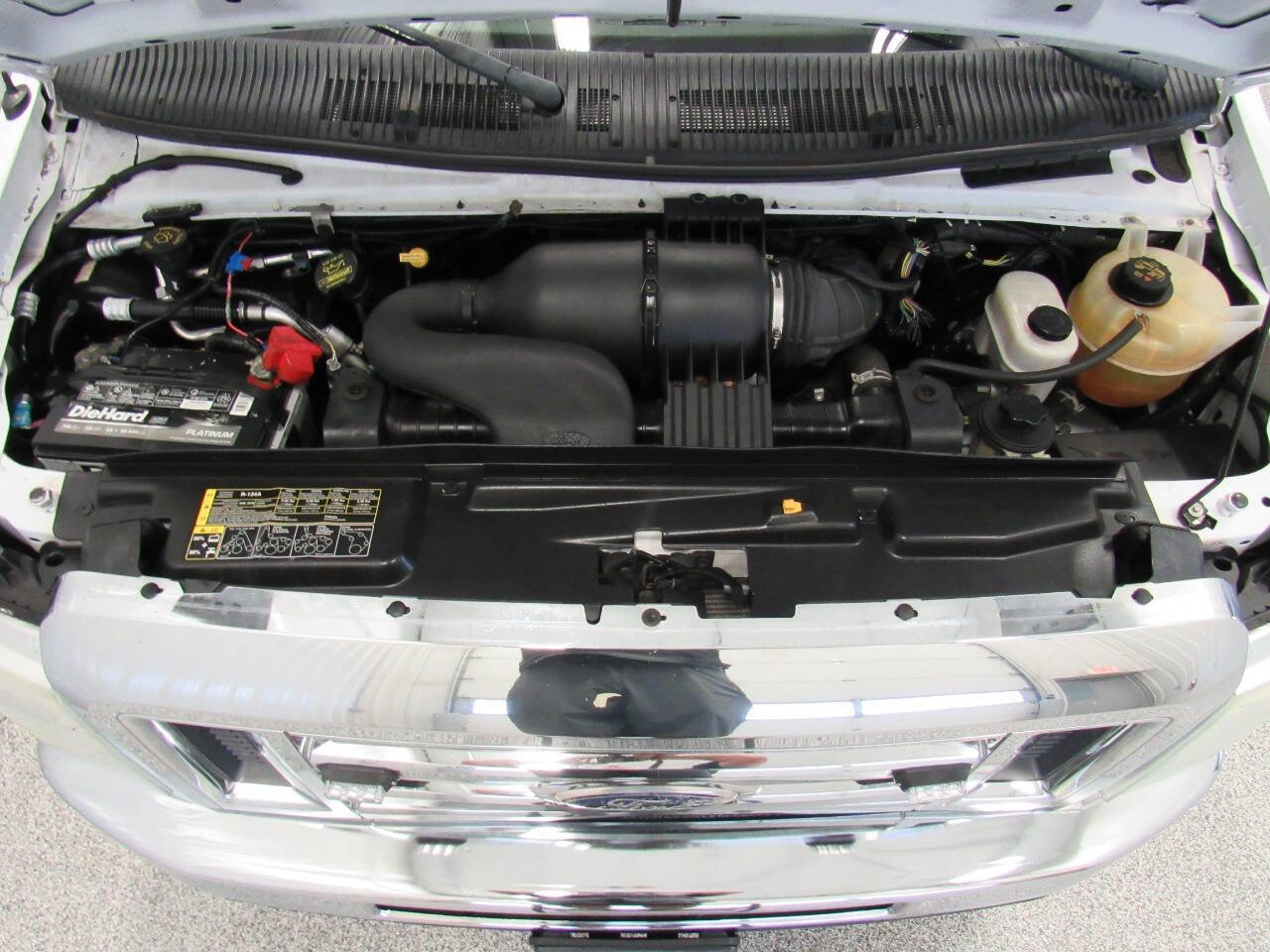 Used 2015 Ford E-350 and Econoline 350 Super Duty image 40