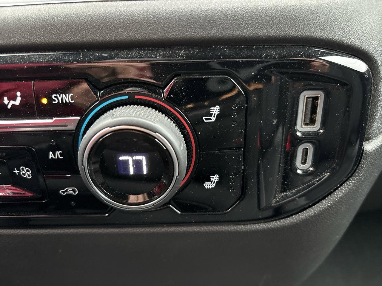 Used 2023 Chevrolet Silverado 1500 LT image 17