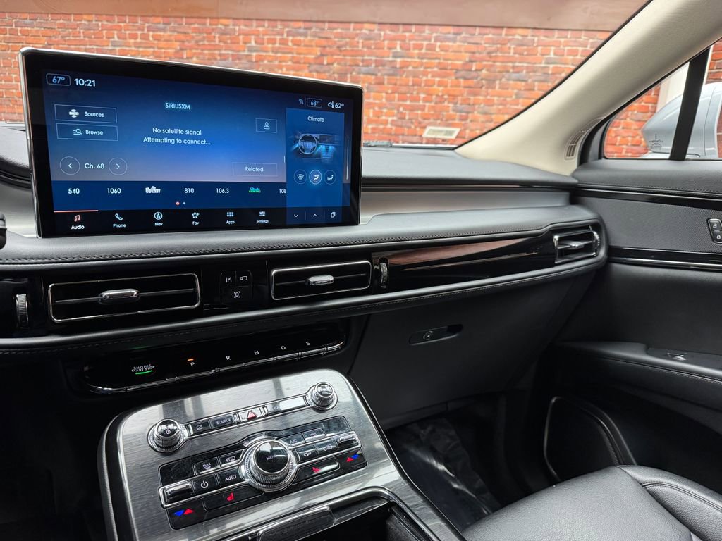 Used 2022 Lincoln Nautilus AWD w/ Premium Package image 15