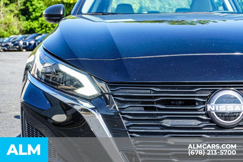 Used 2025 Nissan Altima 2.5 SV FWD image 11
