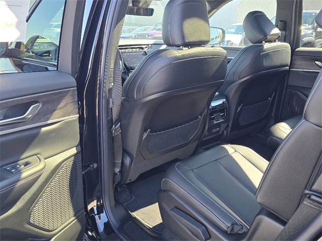 New 2025 Jeep Grand Cherokee L Limited image 5