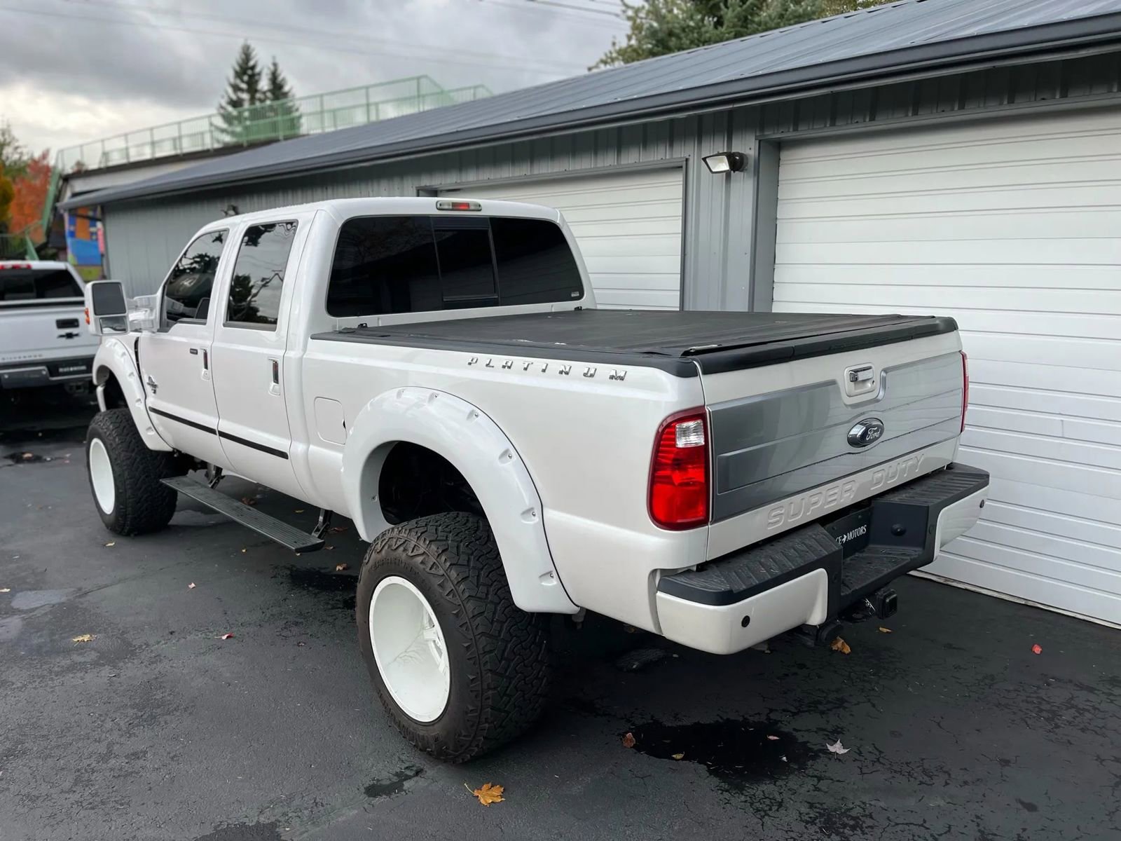 Used 2016 Ford F350 Platinum image 2