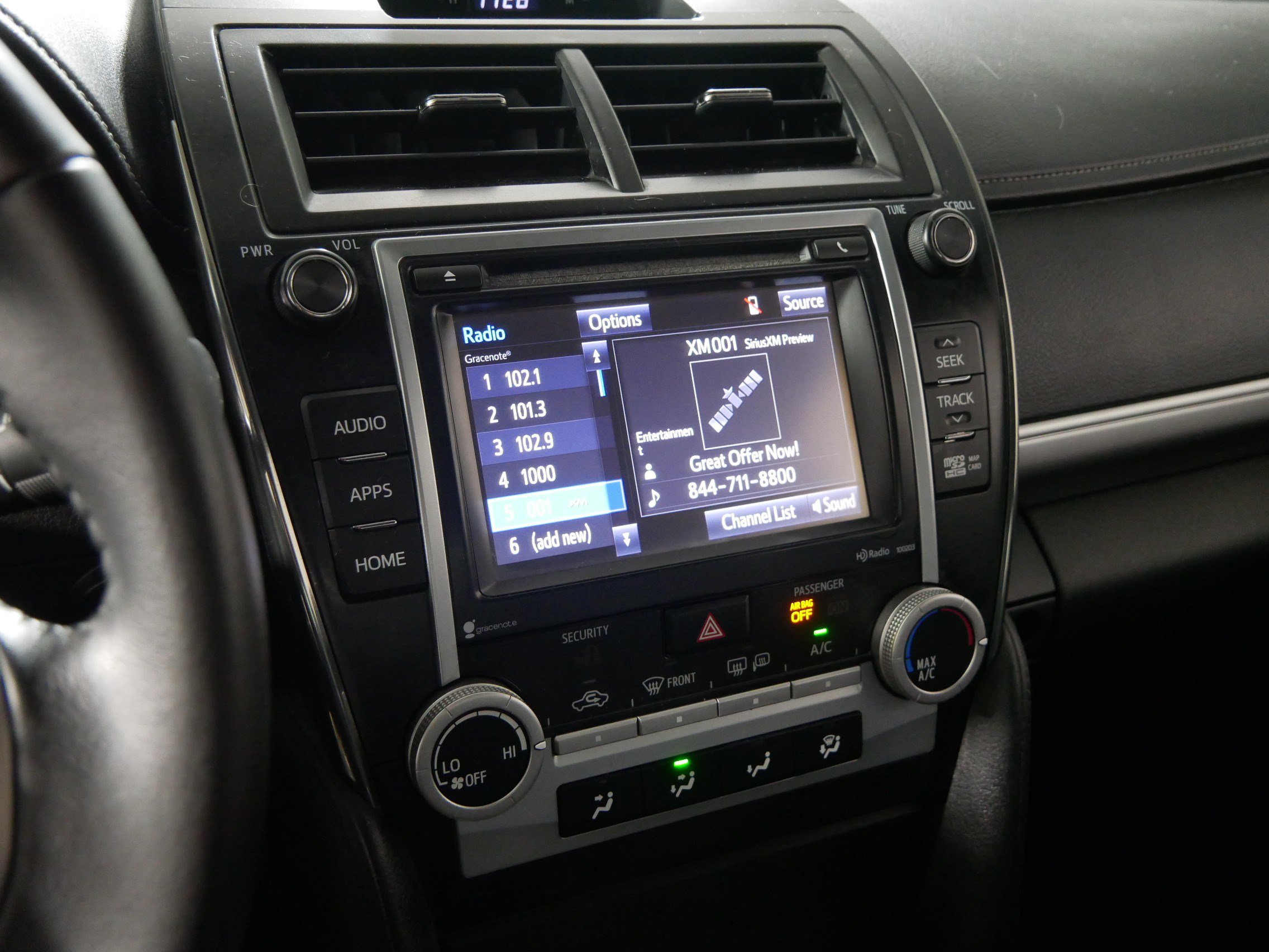 Used 2014 Toyota Camry SE FWD image 22
