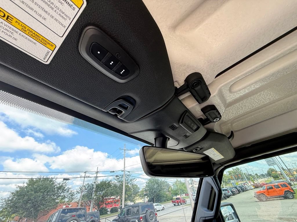Used 2021 Jeep Gladiator Sport AWD/4WD image 24