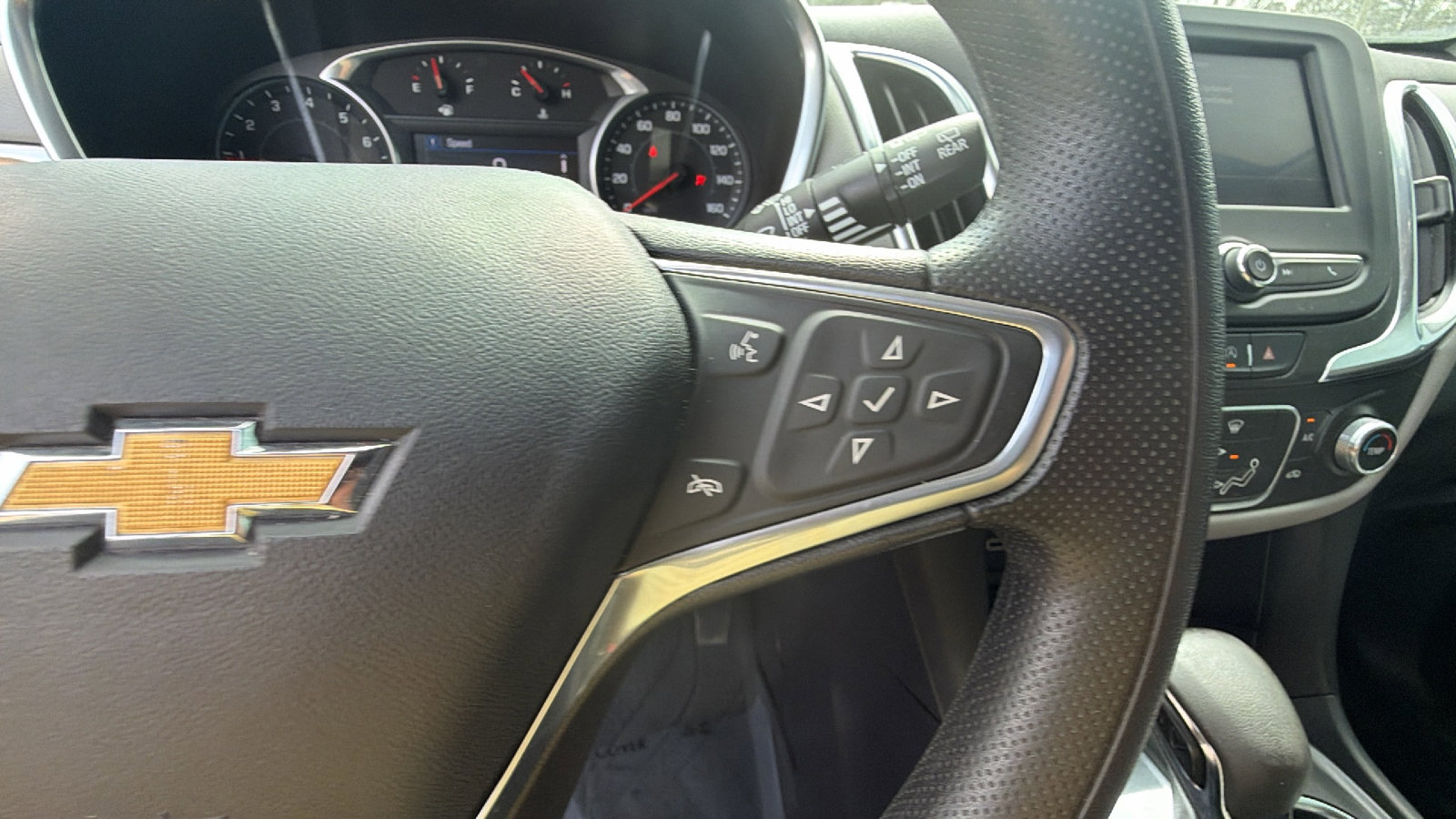 Used 2022 Chevrolet Equinox LS w/ LS Convenience Package image 28