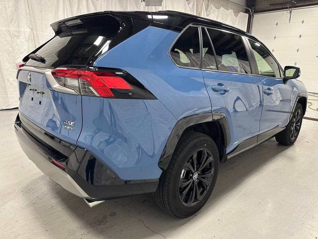 Used 2025 Toyota RAV4 XSE w/ Weather Package image 7