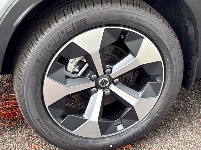 New 2026 Volvo XC40 B5 Plus w/ Protection Package Premier AWD/4WD image 16