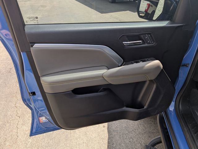 Used 2025 Chevrolet Colorado ZR2 w/ Technology Package AWD/4WD image 16