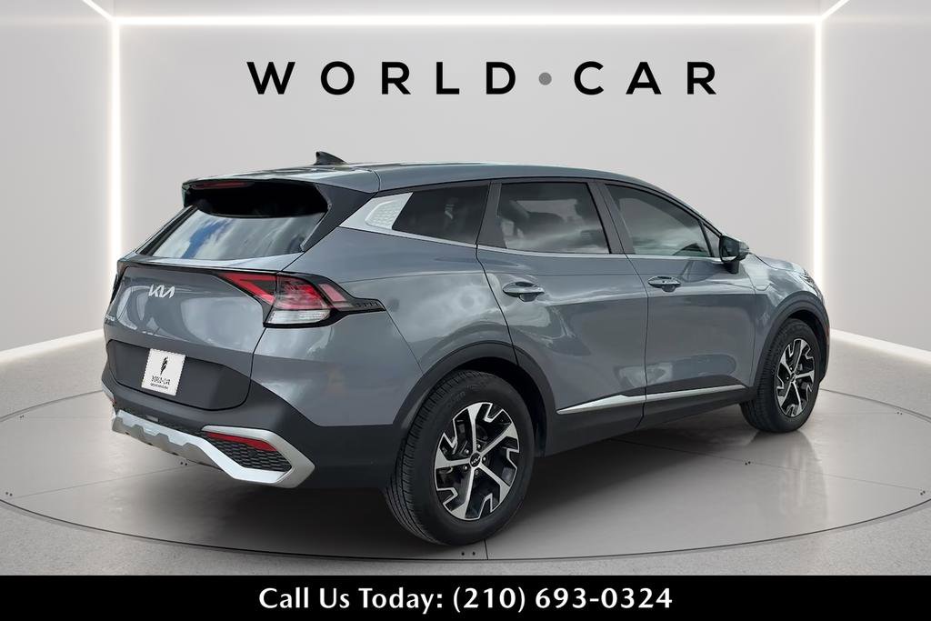 Used 2024 Kia Sportage EX image 3