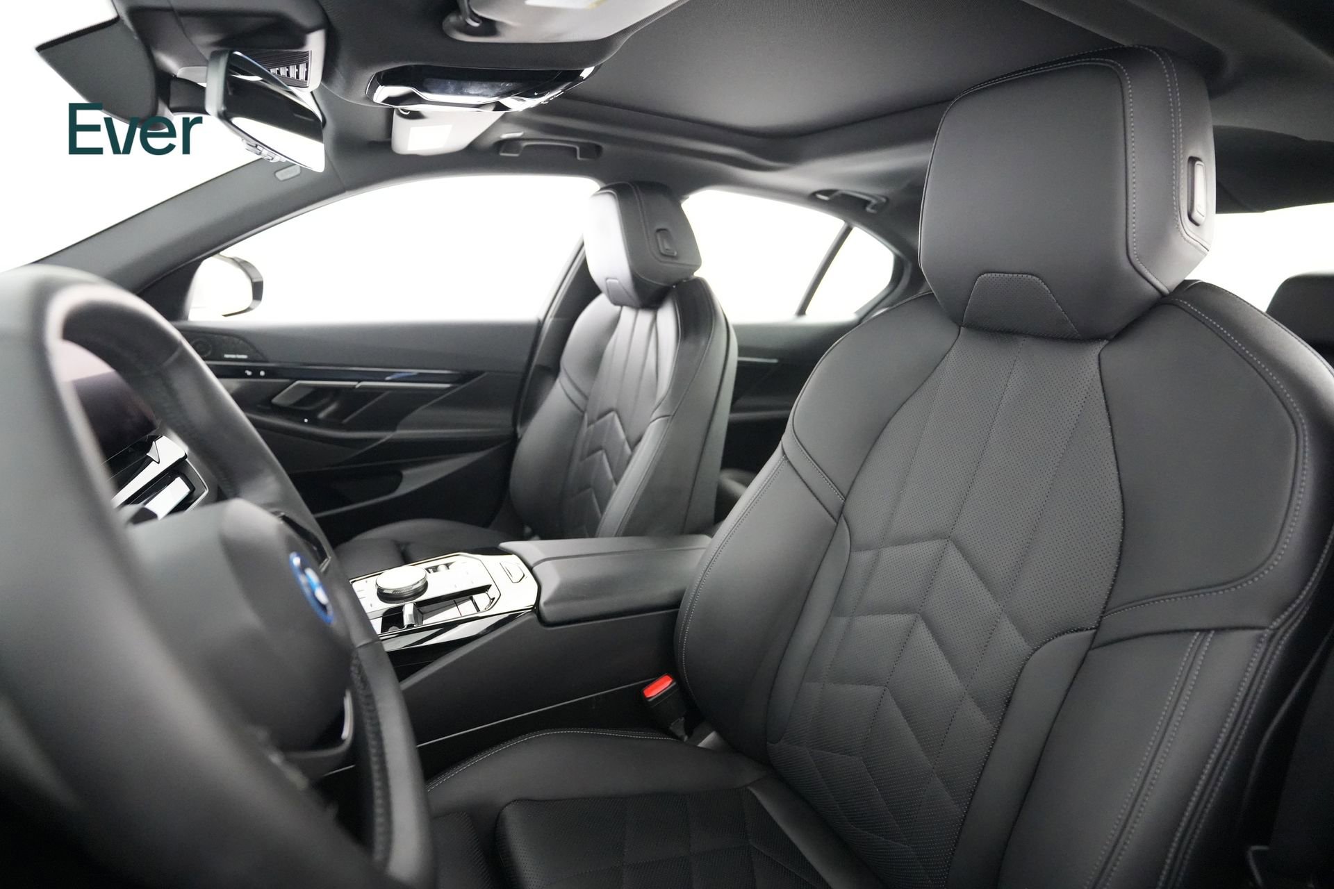 Used 2024 BMW i5 eDrive40i w/ Premium Package image 4