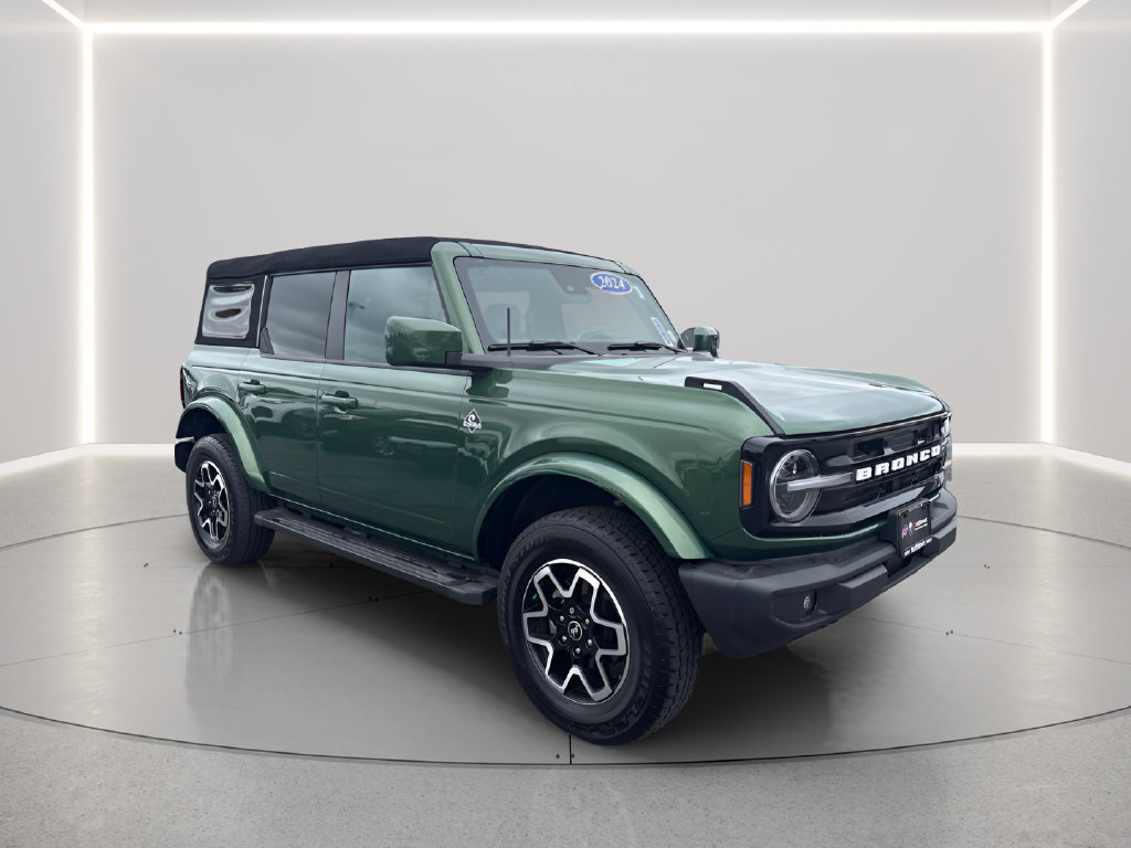 Used 2024 Ford Bronco Outer Banks AWD/4WD image 3