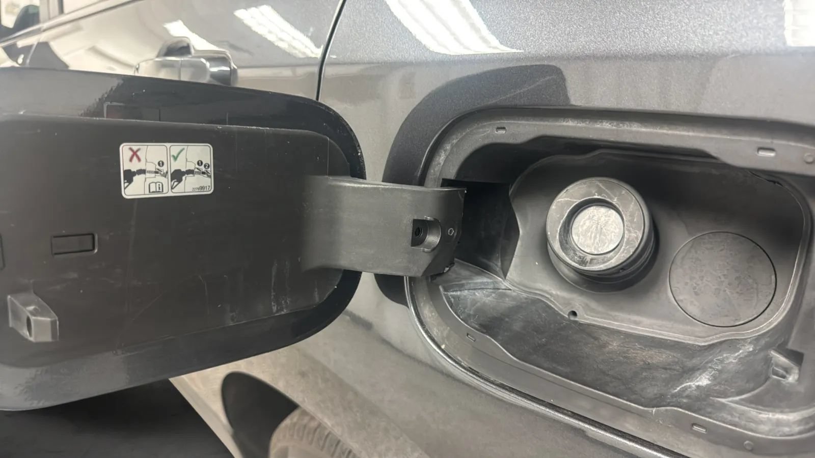 Used 2022 Chevrolet Equinox LS w/ LS Convenience Package FWD image 27
