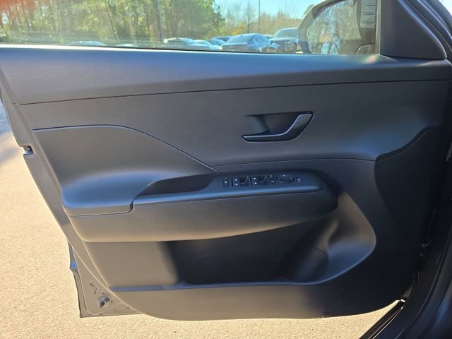 Certified 2025 Hyundai Kona SEL image 37