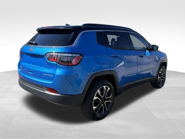 Used 2023 Jeep Compass Limited w/ Sun and Sound Group AWD/4WD image 18