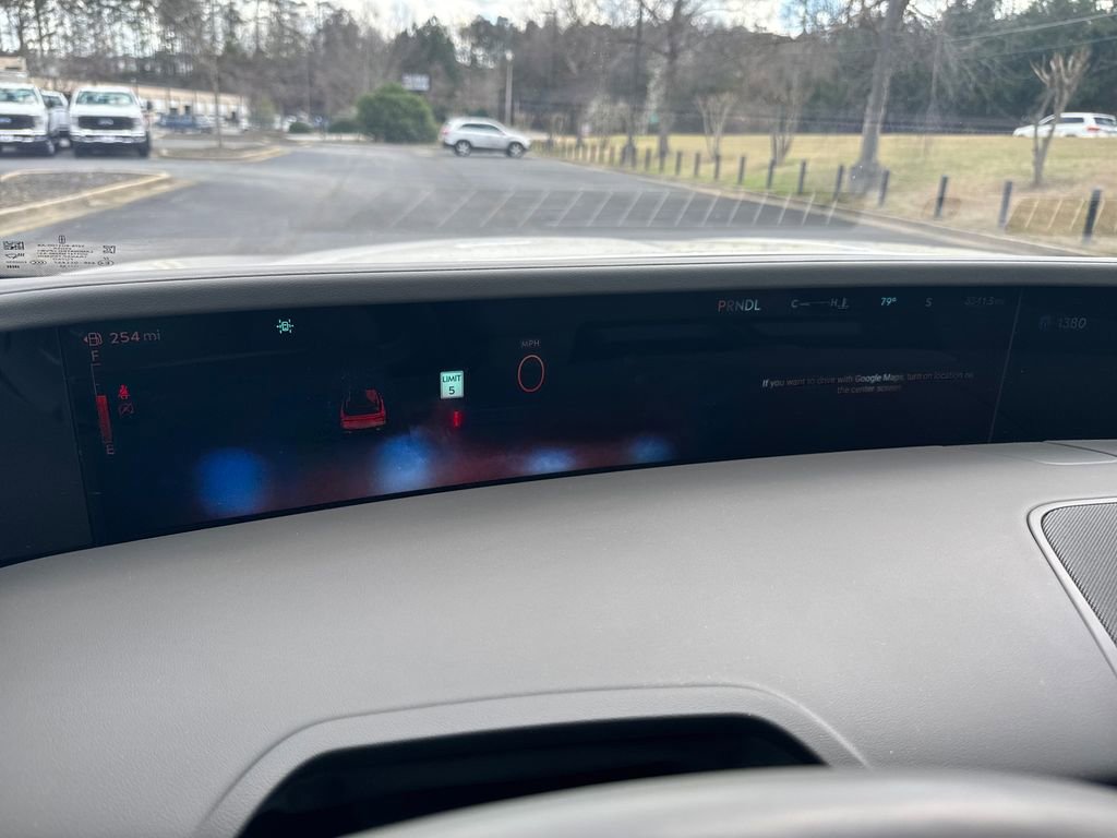 Used 2025 Lincoln Nautilus Reserve image 2