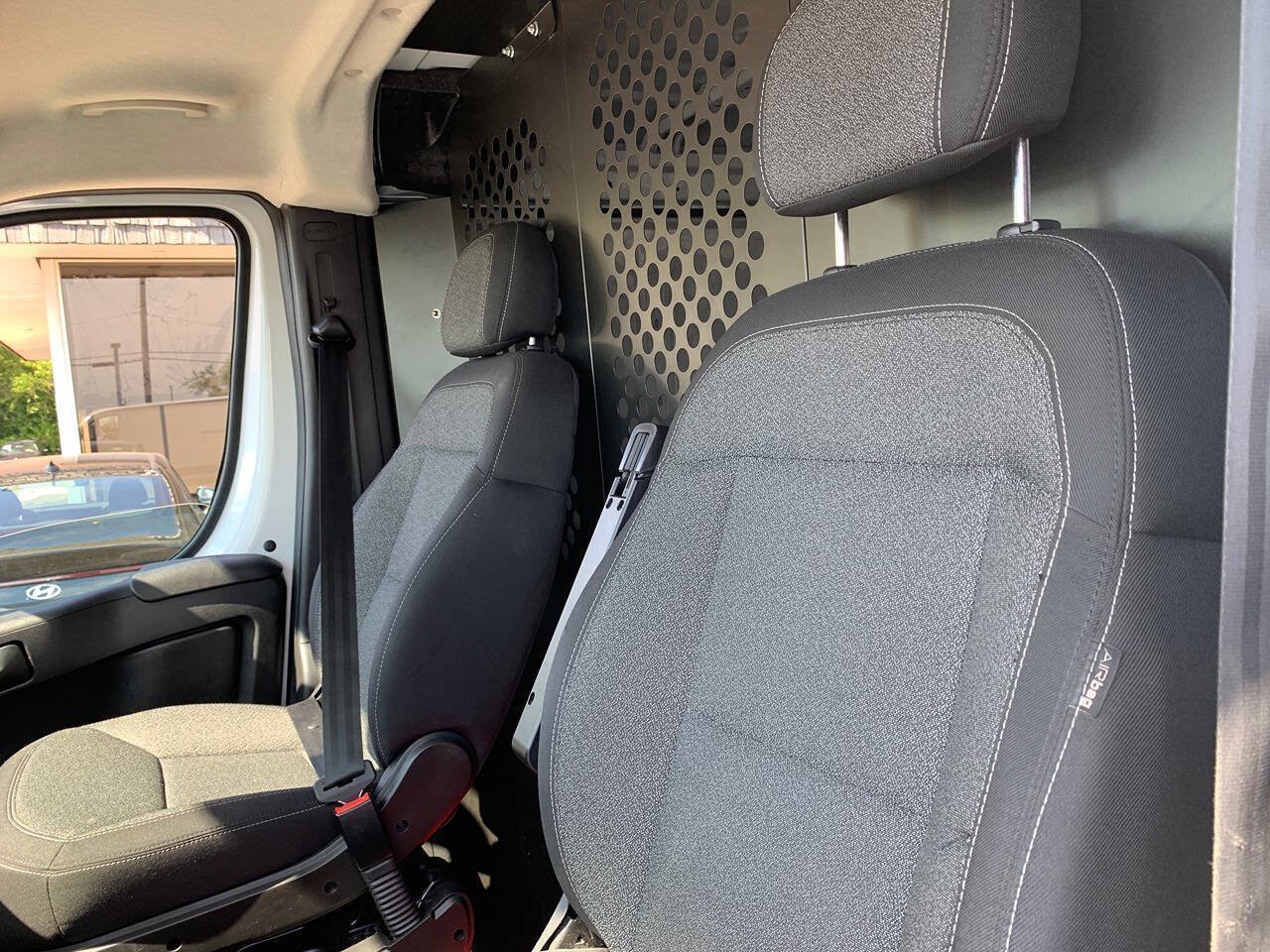 Used 2025 RAM ProMaster 2500 w/ U-Haul Equipment Group FWD image 10