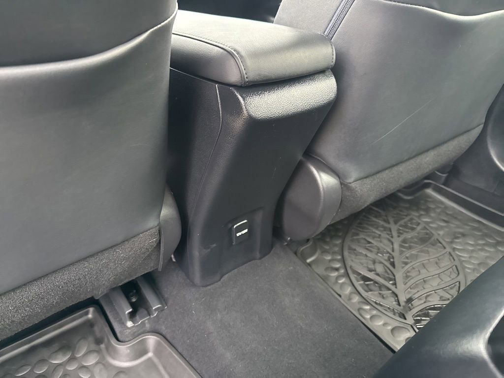 Used 2018 Toyota Prius Prime Premium image 32