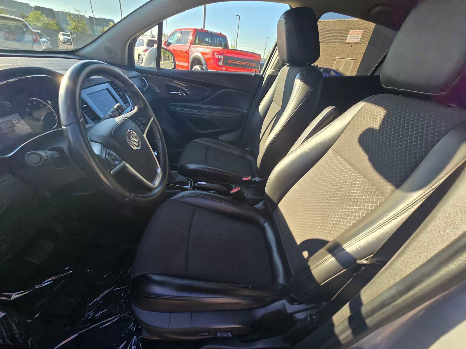 Used 2022 Buick Encore Preferred w/ Safety Package image 22