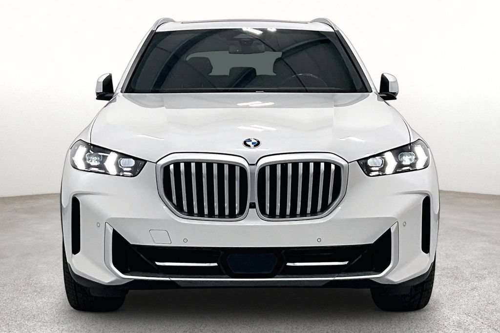 Used 2024 BMW X5 xDrive40i AWD/4WD image 3