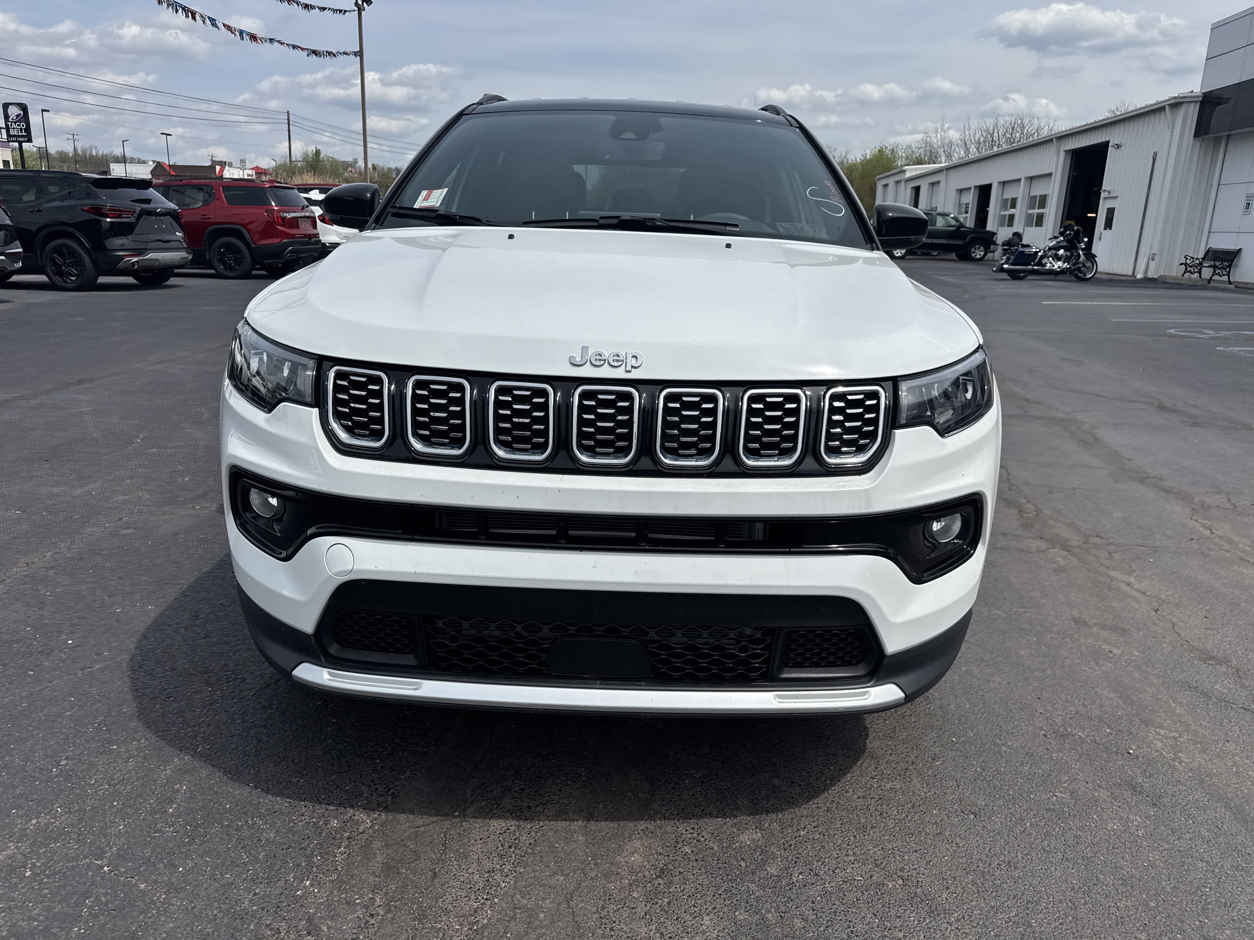 Used 2025 Jeep Compass Limited image 9