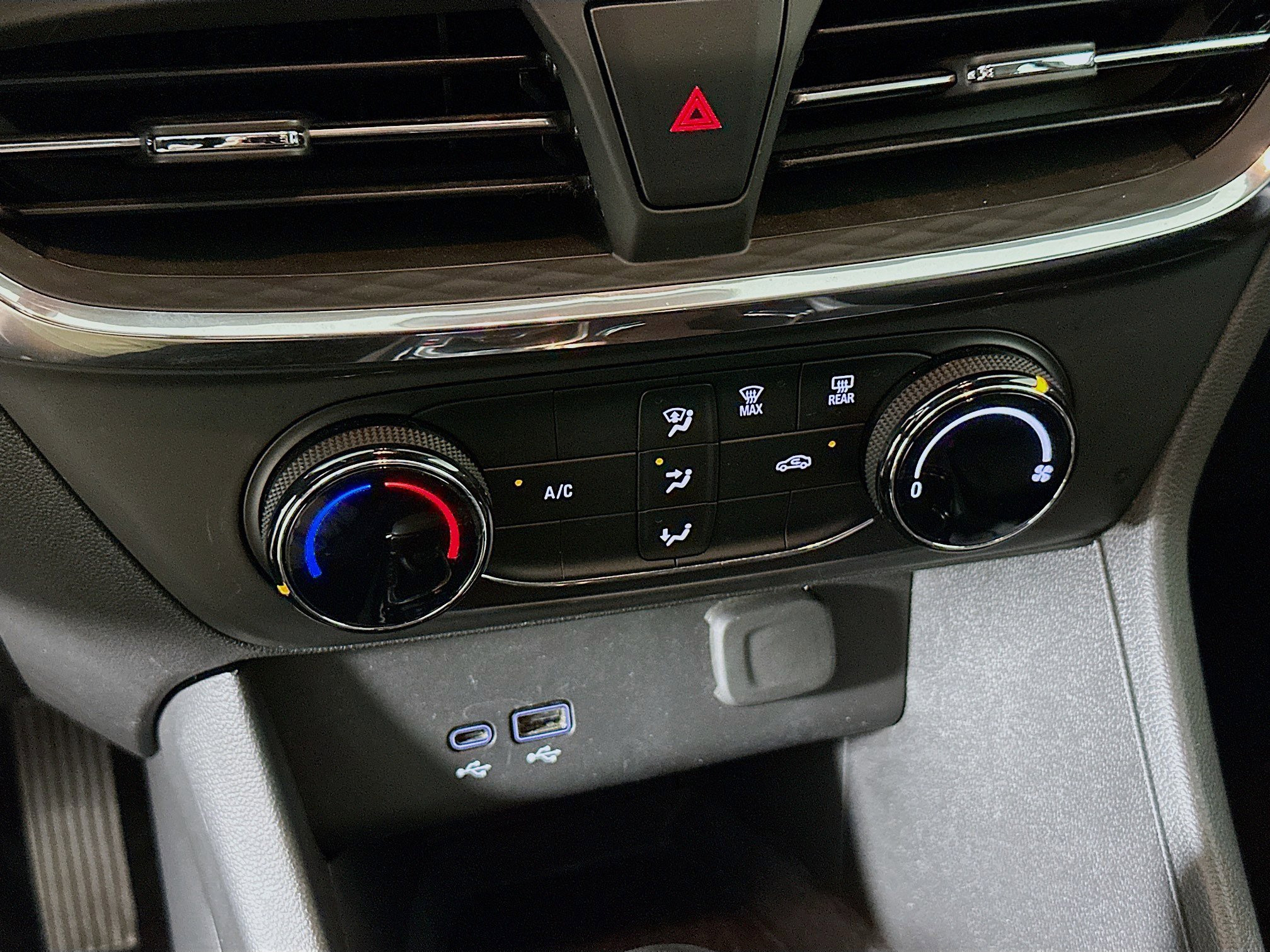 Used 2025 Buick Encore GX Preferred FWD image 23