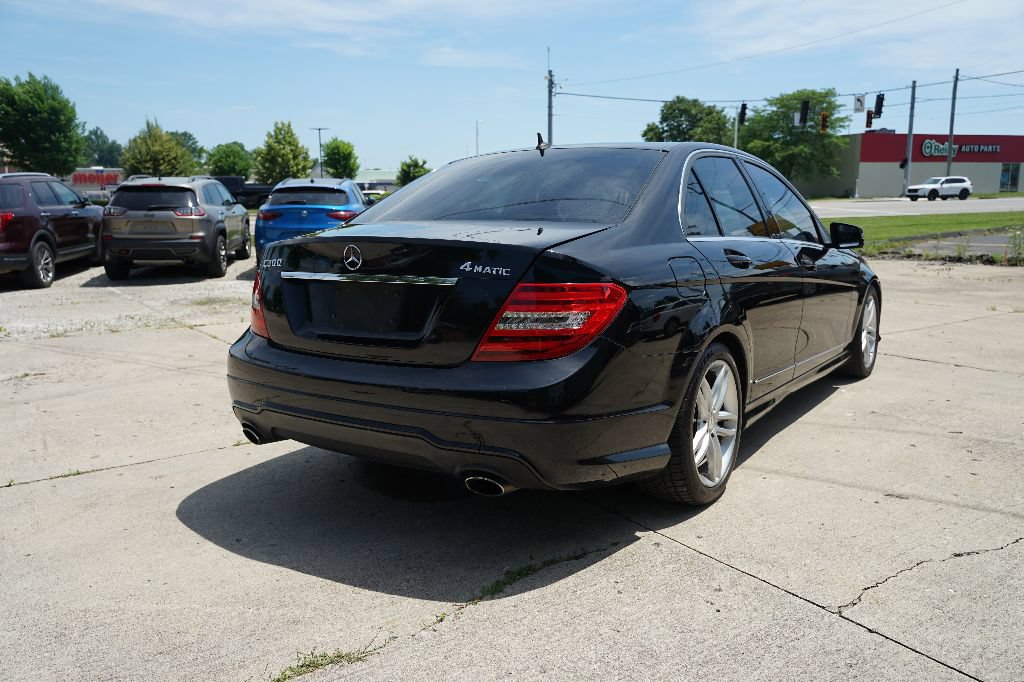 Used 2012 Mercedes-Benz C 300 4MATIC Sedan image 4