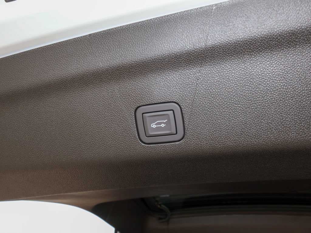 New 2026 GMC Yukon AT4 w/ AT4 Premium Plus Package AWD/4WD image 6