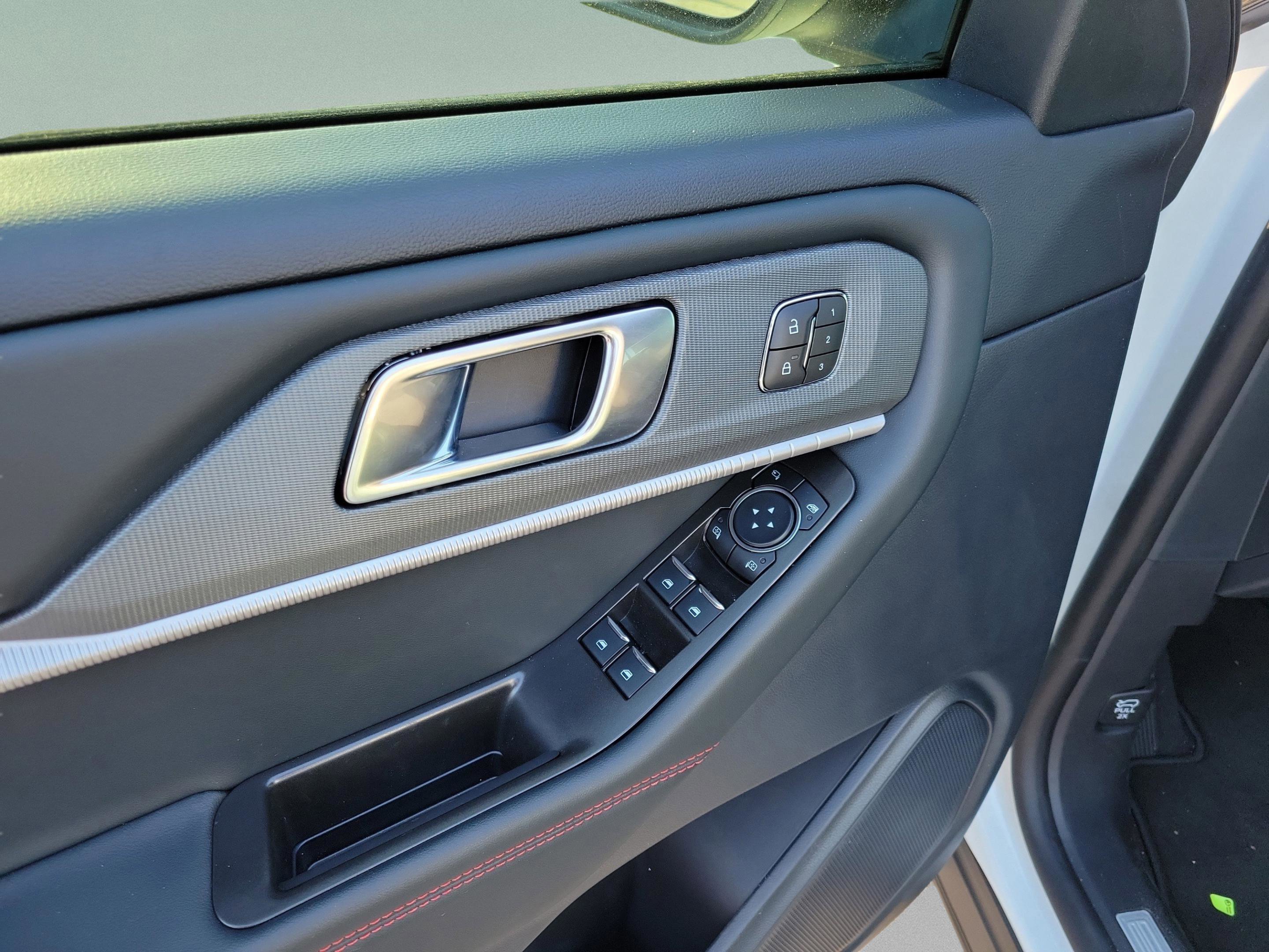 New 2025 Ford Explorer ST-Line w/ Premium Package image 7