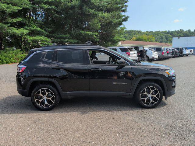 Certified 2024 Jeep Compass Limited w/ Sun and Sound Group AWD/4WD image 4